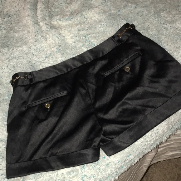 Shorts - Picture 2 of 4